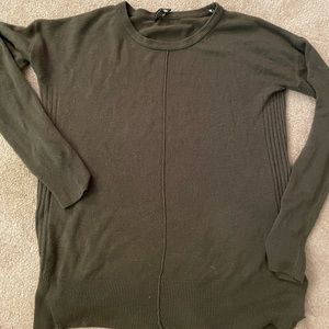 Boutique Staccato size large olive sweater